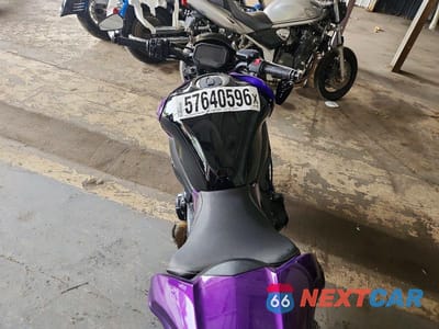 Zdjęcie 6 z 9 samochodu: 2023 KAWASAKI ZR900 F VIN:ML5ZRDF18PDA61455 - miniatura