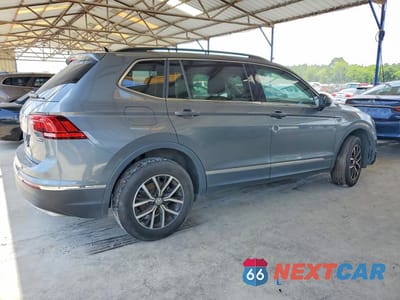Trzecie zdjęcie samochodu z tyłu: 2021 VOLKSWAGEN TIGUAN SE VIN:3VV2B7AX6MM048422 - miniatura