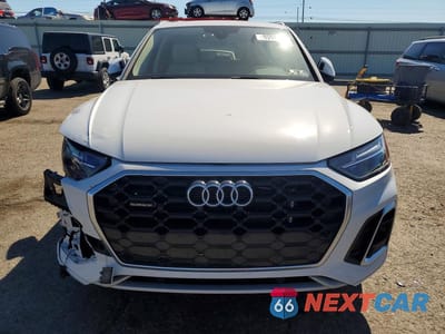 Piąte zdjęcie samochodu w środku: 2021 AUDI Q5 E PREMIUM VIN:WA1G2AFY8M2049334 - miniatura