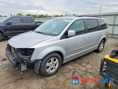 2010 DODGE GRAND CARAVAN SXT 2D4RN5D13AR124881 - główne zdjęcie licytacji z USA - miniatura