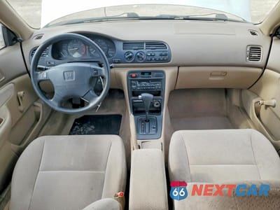 Zdjęcie 8 z 12 samochodu: 1996 HONDA ACCORD DX 25TH ANNIVERSARY VIN:1HGCD5680TA135393 - miniatura