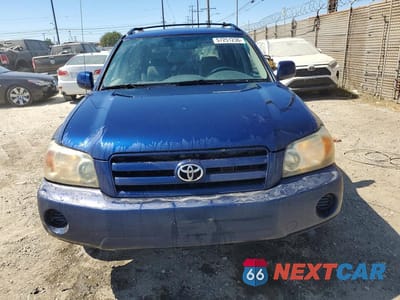 Piąte zdjęcie samochodu w środku: 2004 TOYOTA HIGHLANDER BASE VIN:JTEGD21A240104755 - miniatura