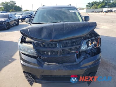 Piąte zdjęcie samochodu w środku: 2018 DODGE JOURNEY SE VIN:3C4PDCAB6JT347244 - miniatura