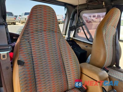 Zdjęcie 10 z 12 samochodu: 1997 JEEP WRANGLER / TJ SE VIN:1J4FY29P6VP440618 - miniatura