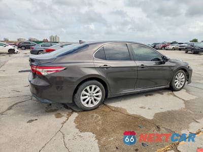 Trzecie zdjęcie samochodu z tyłu: 2019 TOYOTA CAMRY LE VIN:4T1B11HK7KU248920 - miniatura