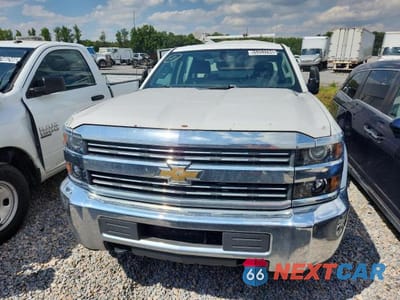 Piąte zdjęcie samochodu w środku: 2015 CHEVROLET SILVERADO K2500 HEAVY DUTY VIN:1GB1KUE81FF122963 - miniatura