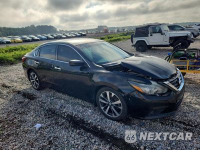 Czwarte zdjęcie samochodu z boku: 2017 NISSAN ALTIMA 2.5 SR VIN:1N4AL3AP8HC472200 - miniatura