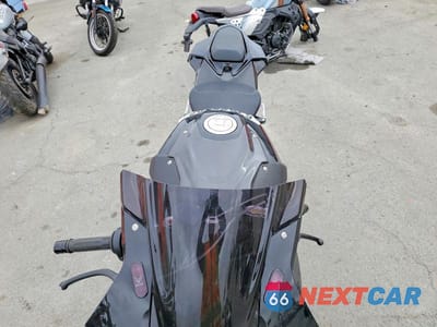 Piąte zdjęcie samochodu w środku: 2025 BMW S 1000 RR VIN:WB10P2308S6L33014 - miniatura
