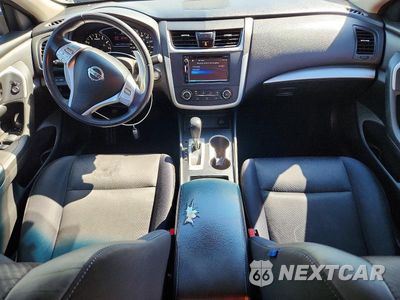 Zdjęcie 8 z 12 samochodu: 2017 NISSAN ALTIMA 2.5 SR VIN:1N4AL3AP9HC121313 - miniatura
