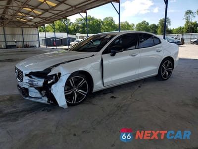 2021 VOLVO S60 T8 RECHARGE R-DESIGN 7JRBR0FM1MG095854 - główne zdjęcie licytacji z USA - miniatura