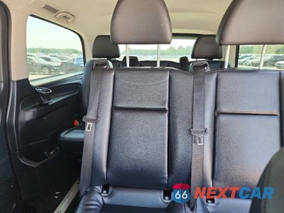 Zdjęcie 10 z 13 samochodu: 2016 MERCEDES-BENZ METRIS VIN:WD4PG2EE7G3130852 - miniatura