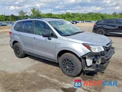 Czwarte zdjęcie samochodu z boku: 2018 SUBARU FORESTER 2.5I VIN:JF2SJABC0JH402429 - miniatura