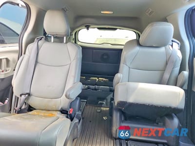 Zdjęcie 10 z 13 samochodu: 2023 TOYOTA SIENNA XLE VIN:5TDJRKEC5PS153201 - miniatura