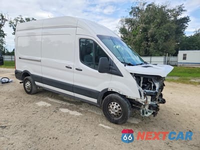 Czwarte zdjęcie samochodu z boku: 2023 FORD TRANSIT T-250 VIN:1FTBR2X89PKA25550 - miniatura
