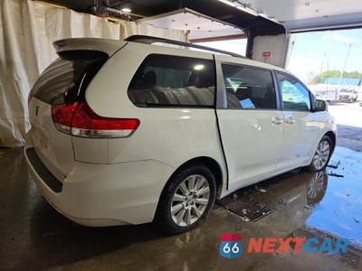 Trzecie zdjęcie samochodu z tyłu: 2012 TOYOTA SIENNA XLE 7-PASSENGER VIN:5TDDK3DCXCS040055 - miniatura
