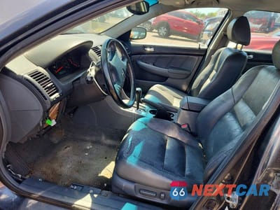 Zdjęcie 7 z 12 samochodu: 2004 HONDA ACCORD VIN:1HGCM66514A052908 - miniatura