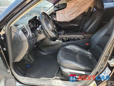 Zdjęcie 7 z 12 samochodu: 2018 MAZDA 3 VIN:3MZBN1M38JM193644 - miniatura