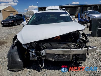 Piąte zdjęcie samochodu w środku: 2017 HYUNDAI IONIQ BLUE VIN:KMHC65LC2HU026839 - miniatura