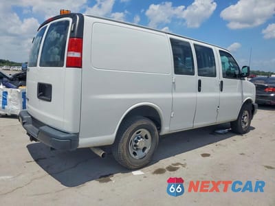 Trzecie zdjęcie samochodu z tyłu: 2020 CHEVROLET EXPRESS 2500 CARGO DELIVERY VAN VIN:1GCWGAFP0L1273051 - miniatura