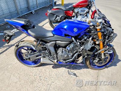 2025 YAMAHA YZFR7 JYARM38E1SA019579 - główne zdjęcie licytacji z USA - miniatura