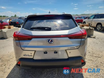 Zdjęcie 6 z 13 samochodu: 2020 LEXUS UX 250H VIN:JTHP9JBH9L2032840 - miniatura