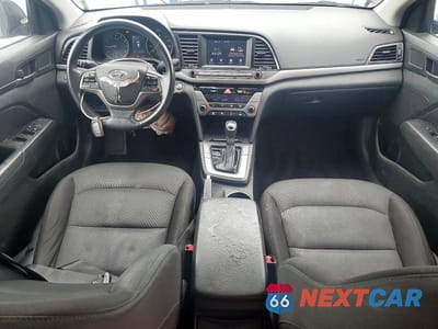 Zdjęcie 8 z 12 samochodu: 2018 HYUNDAI ELANTRA VALUE EDITION VIN:5NPD84LF3JH363804 - miniatura