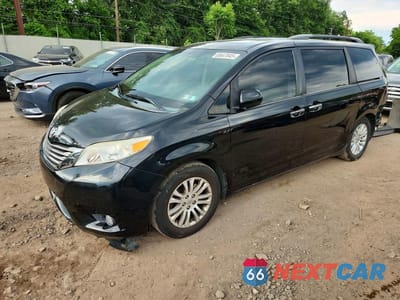 2015 TOYOTA SIENNA XLE 8-PASSENGER 5TDYK3DC1FS580254 - główne zdjęcie licytacji z USA - miniatura