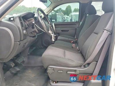 Zdjęcie 7 z 12 samochodu: 2011 CHEVROLET SILVERADO K3500 LT VIN:1GC5K0C80BZ372907 - miniatura