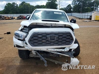 Piąte zdjęcie samochodu w środku: 2022 TOYOTA TACOMA TRD SPORT VIN:3TMCZ5AN7NM512014 - miniatura
