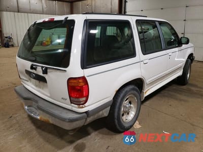 Trzecie zdjęcie samochodu z tyłu: 1998 FORD EXPLORER VIN:1FMZU34X6WUA55571 - miniatura