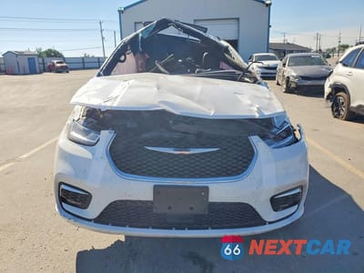 Piąte zdjęcie samochodu w środku: 2026 CHRYSLER PACIFICA LIMITED VIN:2C4RC1GGXTR182517 - miniatura