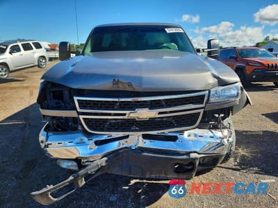 Piąte zdjęcie samochodu w środku: 2007 CHEVROLET SILVERADO K2500 HEAVY DUTY VIN:1GCHK24U27E194503 - miniatura