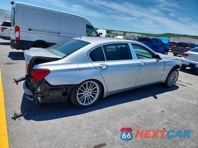 Trzecie zdjęcie samochodu z tyłu: 2013 BMW 750 LXI VIN:WBAYF8C58DD141062 - miniatura