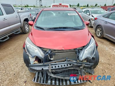Piąte zdjęcie samochodu w środku: 2019 NISSAN VERSA NOTE SV VIN:3N1CE2CP2KL355411 - miniatura