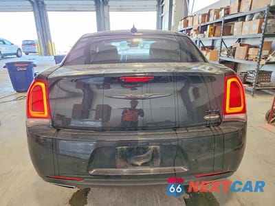 Zdjęcie 6 z 12 samochodu: 2023 CHRYSLER 300 TOURING VIN:2C3CCAAGXPH676911 - miniatura