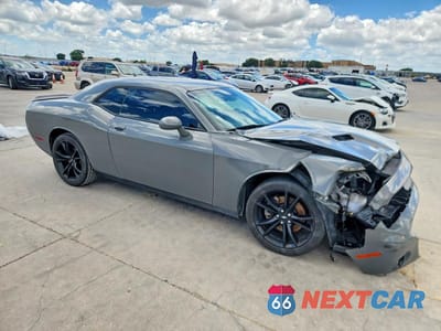 Czwarte zdjęcie samochodu z boku: 2018 DODGE CHALLENGER SXT VIN:2C3CDZAG4JH305696 - miniatura