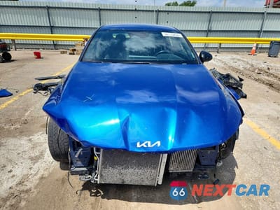 Piąte zdjęcie samochodu w środku: 2024 KIA K5 GT LINE VIN:5XXG64J2XRG238471 - miniatura