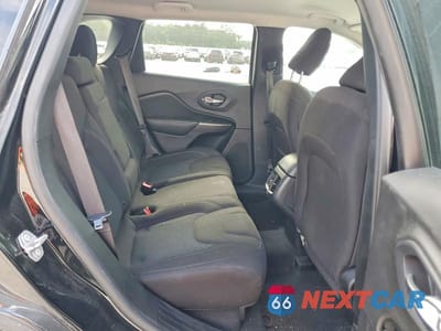 Zdjęcie 11 z 13 samochodu: 2019 JEEP CHEROKEE LATITUDE VIN:1C4PJLCB3KD333072 - miniatura