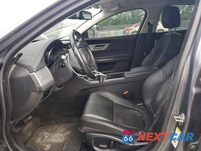 Zdjęcie 7 z 13 samochodu: 2016 JAGUAR XF PREMIUM VIN:SAJBD4BV5GCY22929 - miniatura