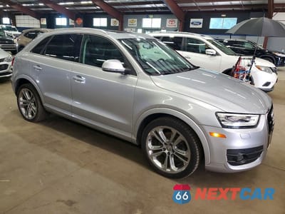 Czwarte zdjęcie samochodu z boku: 2015 AUDI Q3 PRESTIGE VIN:WA1GFCFSXFR010766 - miniatura
