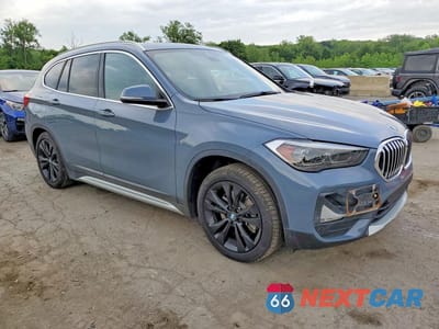 Czwarte zdjęcie samochodu z boku: 2020 BMW X1 XDRIVE28I VIN:WBXJG9C04L5P41049 - miniatura