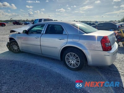 Drugie zdjęcie samochodu z przodu: 2010 CHRYSLER 300 TOURING VIN:2C3CA5CVXAH276296 - miniatura