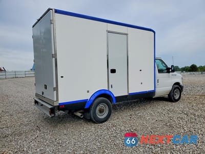 Trzecie zdjęcie samochodu z tyłu: 2024 FORD E350 REFRIGERATED BOX TRUCK VIN:1FDWE3FN4RDD19516 - miniatura