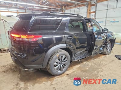 Trzecie zdjęcie samochodu z tyłu: 2026 NISSAN PATHFINDER SV VIN:5N1DR3BE2TC244409 - miniatura