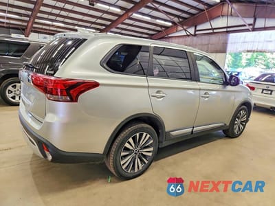 Trzecie zdjęcie samochodu z tyłu: 2020 MITSUBISHI OUTLANDER SE VIN:JA4AZ3A31LZ026668 - miniatura