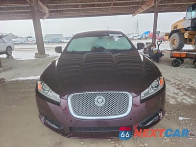 Piąte zdjęcie samochodu w środku: 2013 JAGUAR XF VIN:SAJWA0ESXDPS83359 - miniatura