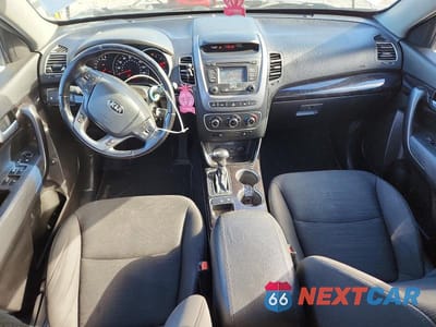 Zdjęcie 8 z 13 samochodu: 2014 KIA SORENTO LX VIN:5XYKT3A60EG505476 - miniatura