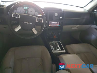 Zdjęcie 8 z 12 samochodu: 2007 CHRYSLER 300C VIN:2C3LA63H87H871754 - miniatura