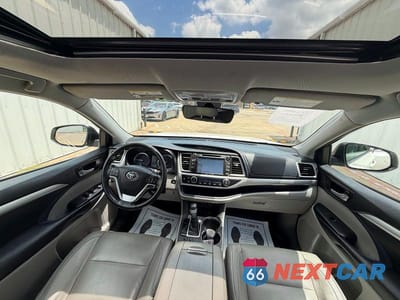 Zdjęcie 9 z 14 samochodu: 2018 TOYOTA HIGHLANDER XLE VIN:5TDJZRFH5JS908423 - miniatura