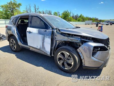 Czwarte zdjęcie samochodu z boku: 2025 NISSAN ROGUE VIN:JN8BT3BB1SW166502 - miniatura